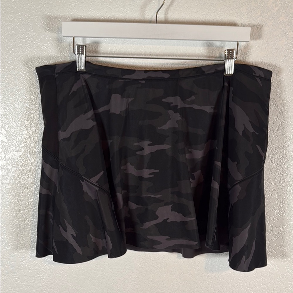 Athleta Dark Camo Match Point Skort 13.5 Size XL Activewear Pickleball Tennis